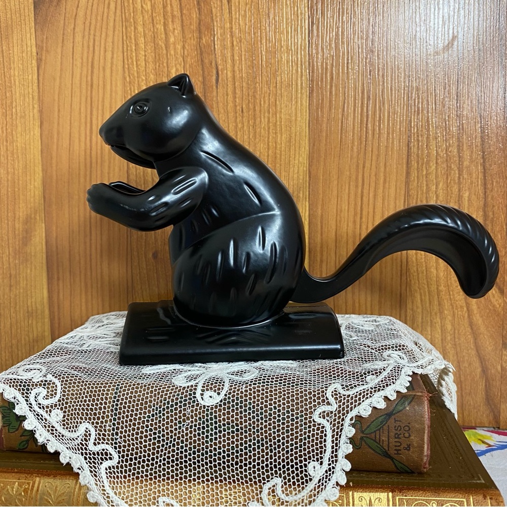 Black Squirrel Nut Cracker